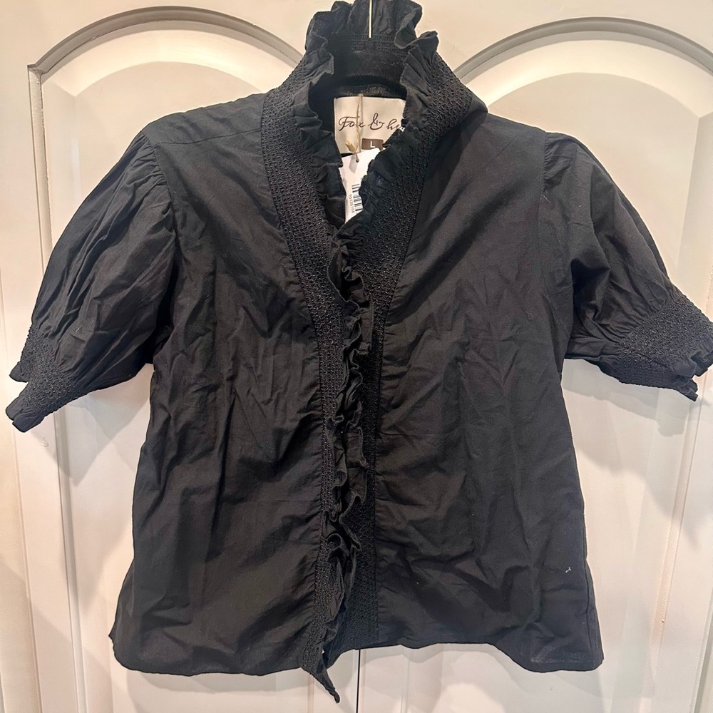 Fox and Hen black smocked ruffle top NWT snap close large fits like small/medium